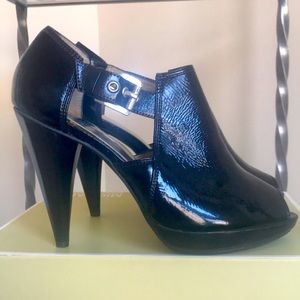 4/12 REDUCED ****Michael Kors heels